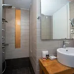 Fresh Boutique Hotel 3*